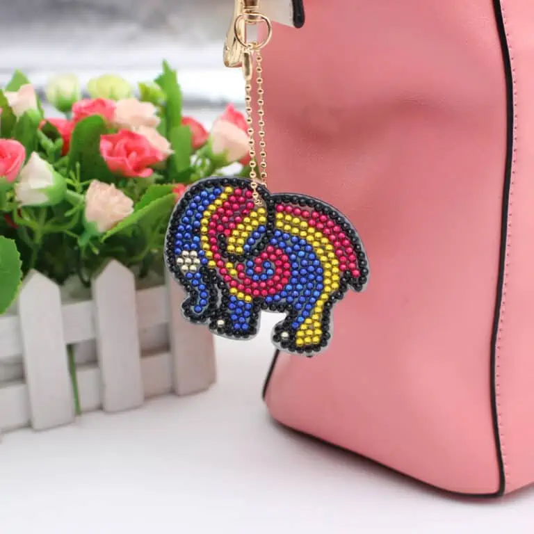 4 elephants keychains in diamond embroidery