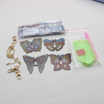 4 vlinder sleutelhangers in diamant borduurwerk - Afbeelding 2