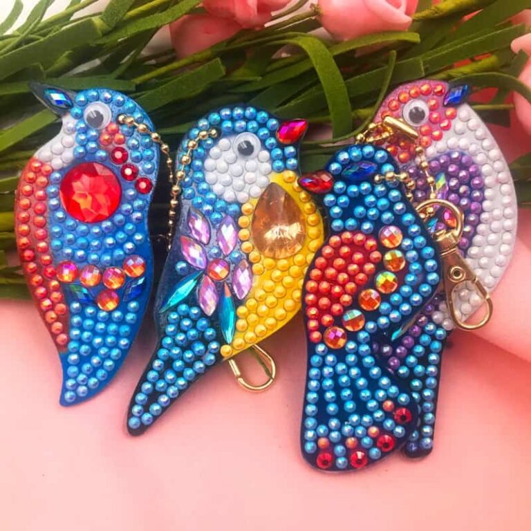 4 vogel sleutelhangers in diamant borduurwerk
